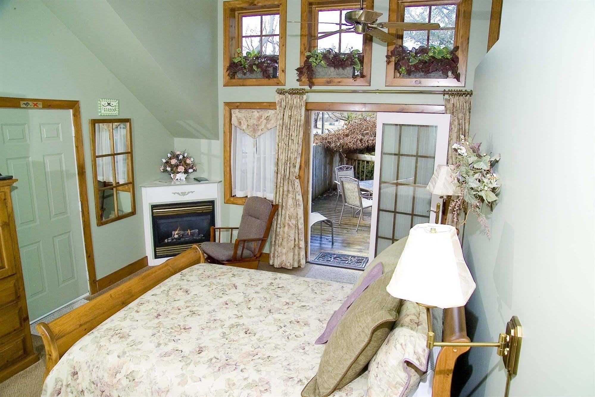 Weatherpine Inn Niagara-on-the-Lake Eksteriør billede