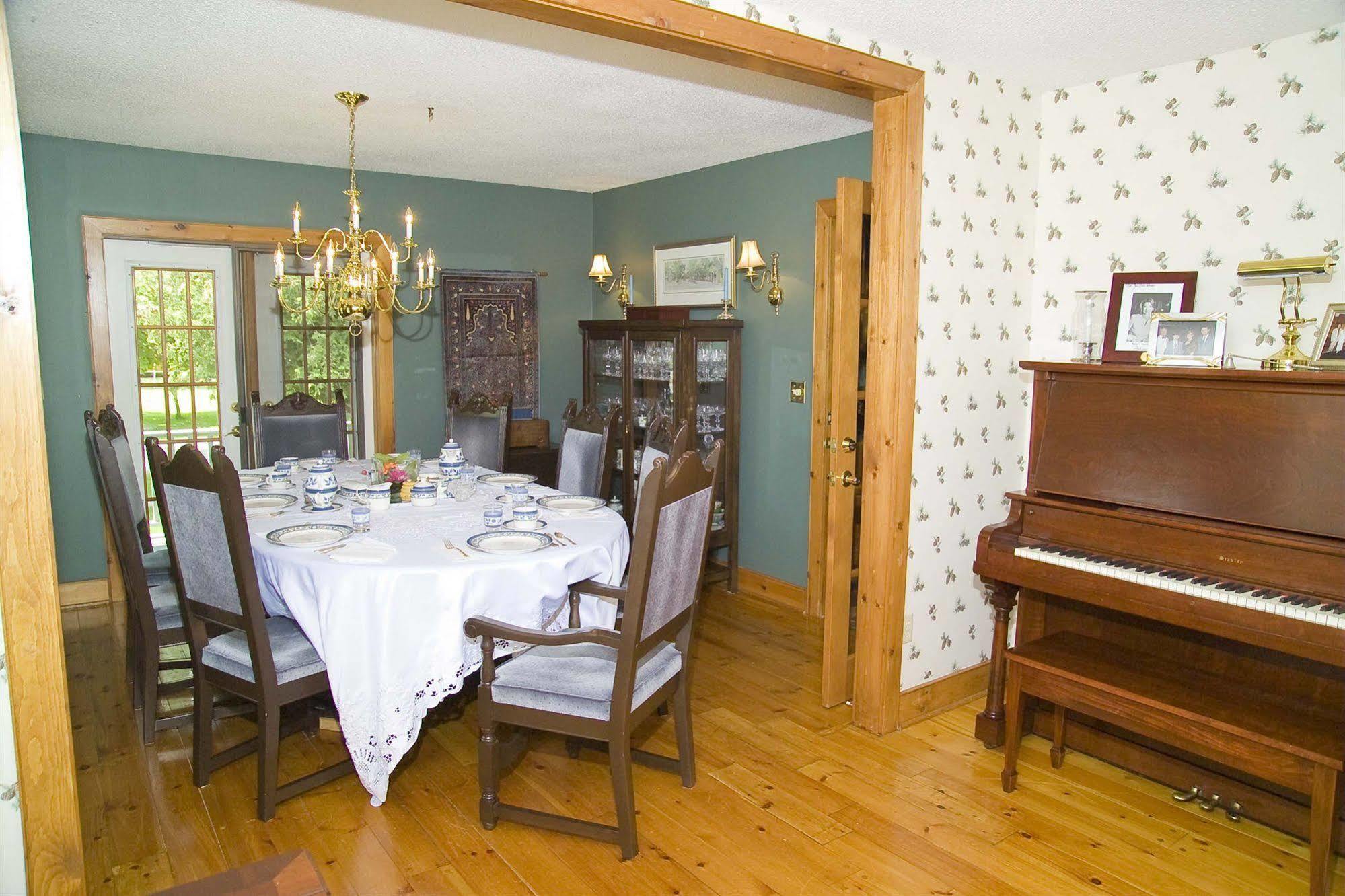 Weatherpine Inn Niagara-on-the-Lake Eksteriør billede