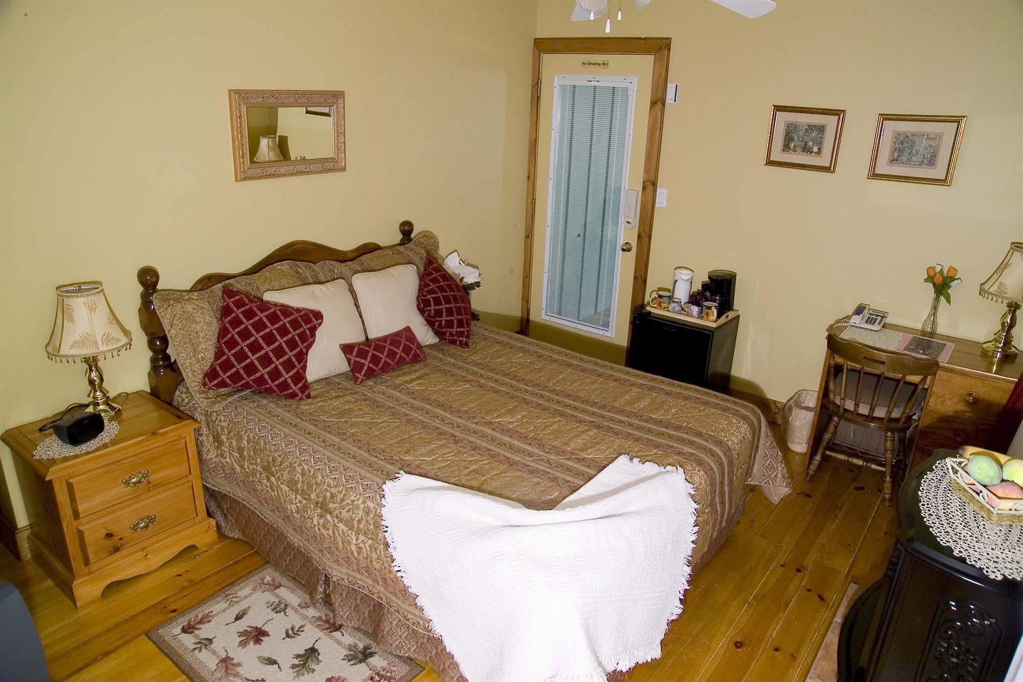 Weatherpine Inn Niagara-on-the-Lake Eksteriør billede